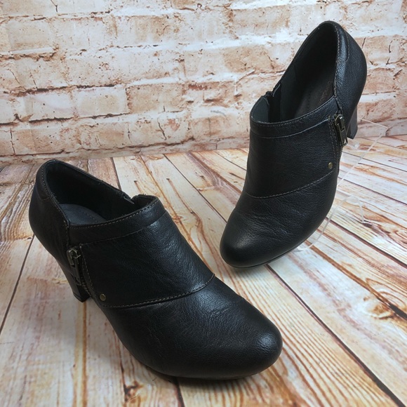 clarks bendables leather ankle boots